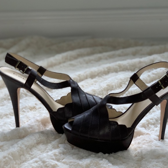 Bebe tailored Peekaboo toe around Ankle starlet. - Picture 4 of 8